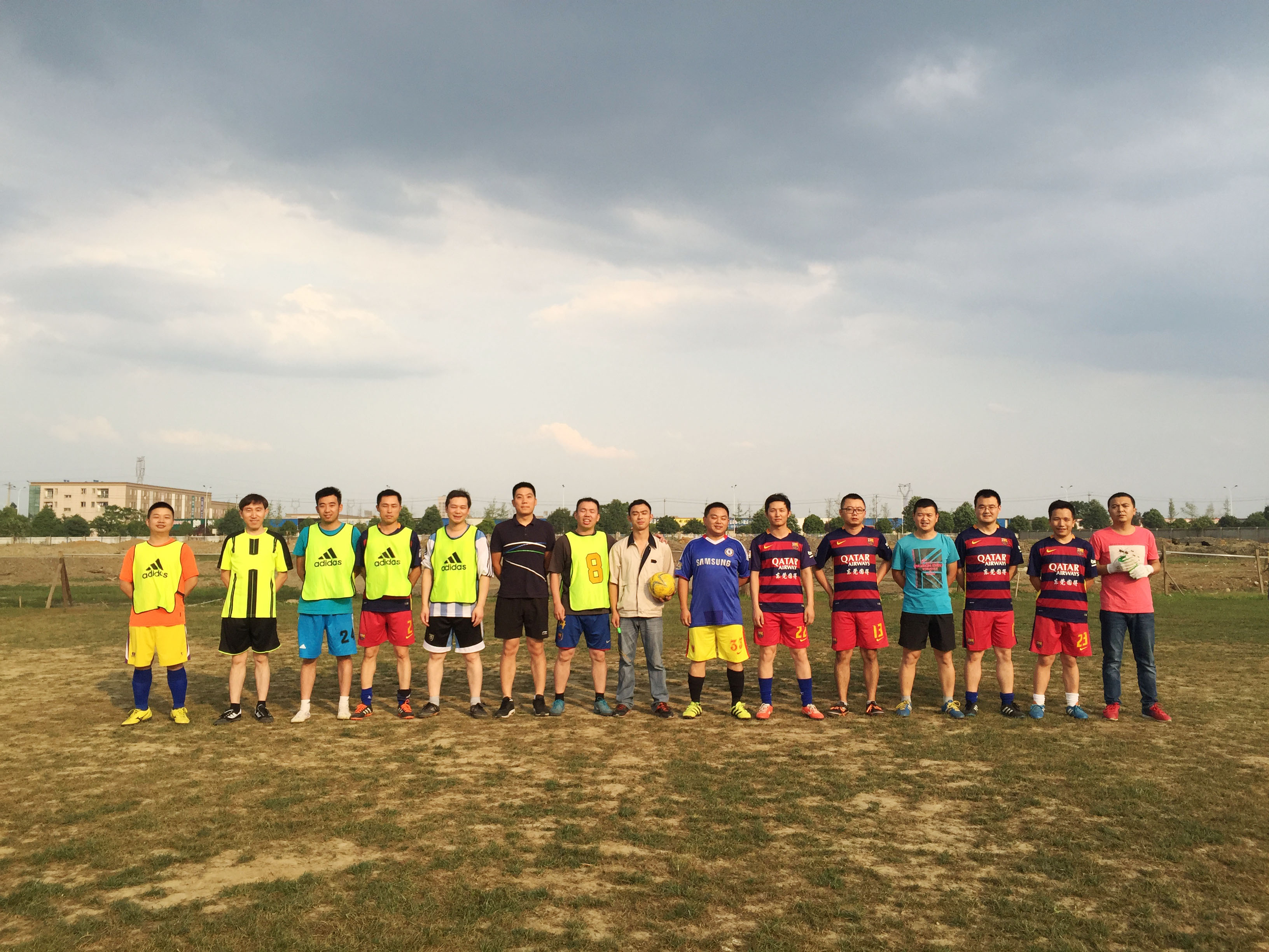 西南大区第六届“西部银娱优越会”足球赛圆满乐成